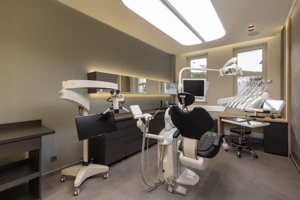 modern-la-dental-clinic